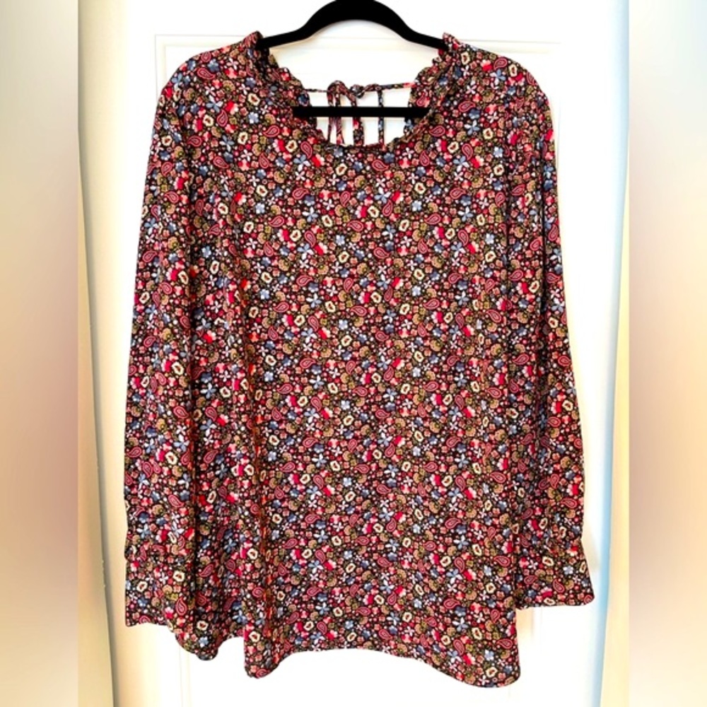 Loft ruffle neck tie back top, size 22